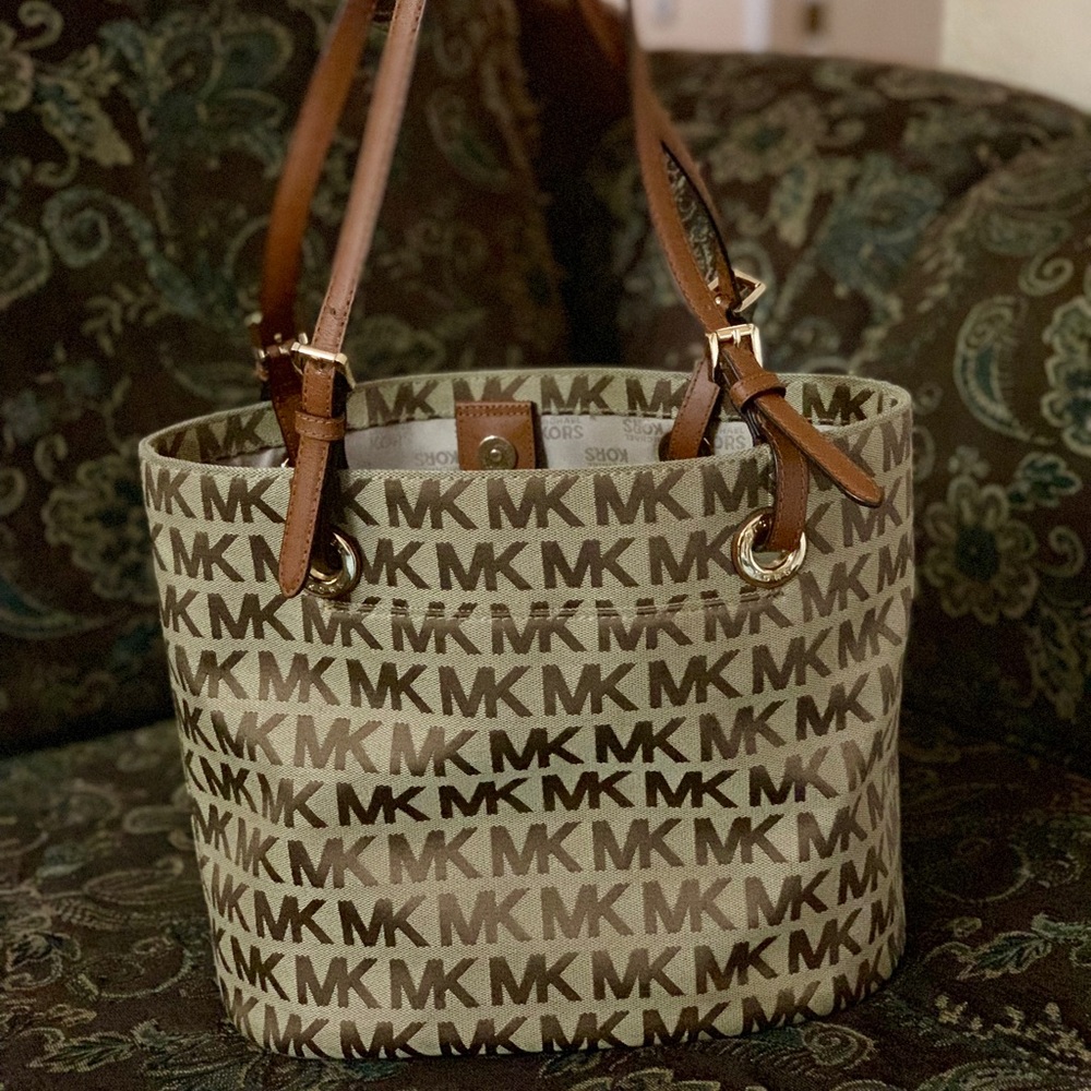Authentic Mk Purse - image 1